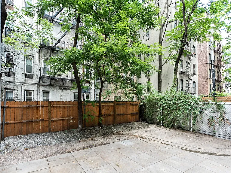 309 E 92nd St #1R — Photo 9