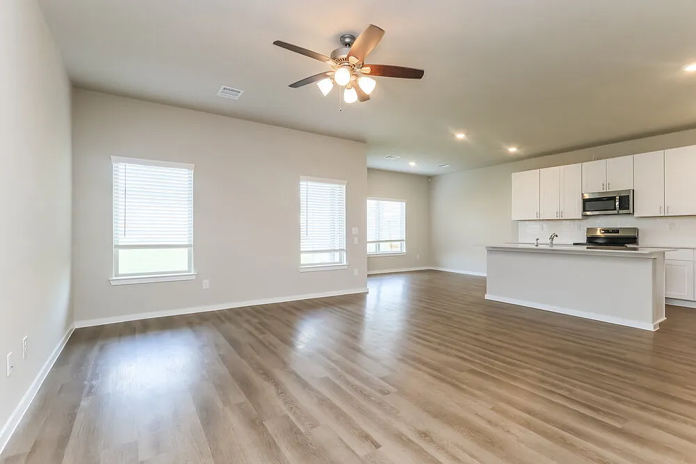 3 bed, 2.5 bath, 1567 sqft, $1,790 — Photo 4