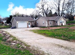 608 10th St, Monett, MO 65708