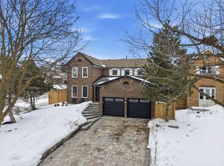 2 Meyer Cir, Markham, ON L3P 4C2