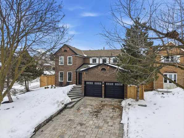 2 Meyer Cir, Markham, ON L3P 4C2