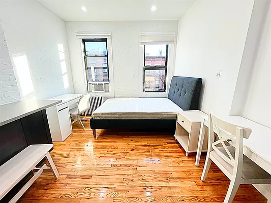 Rented by Bond New York | media 10