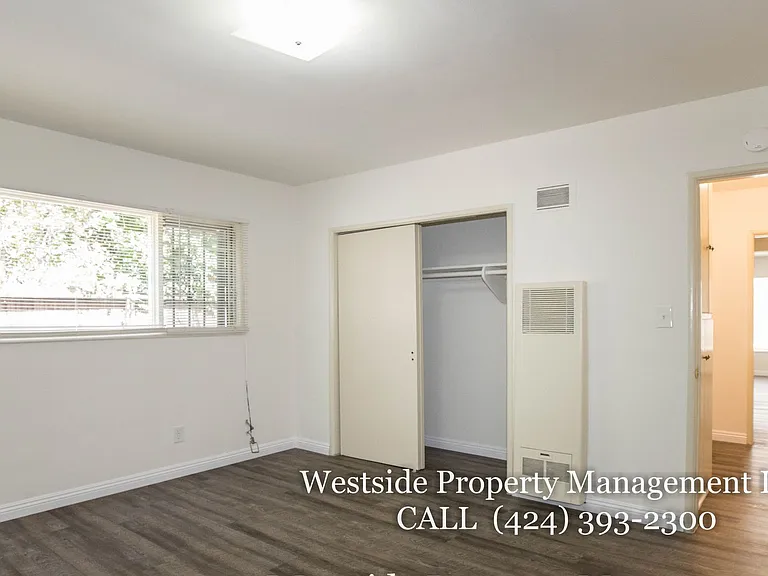 145 N La Peer Dr #4 — Photo 9