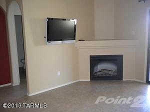 Great room w/fireplace