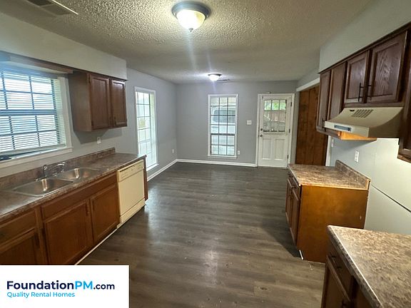 3rd image of 3921 Ross Rd