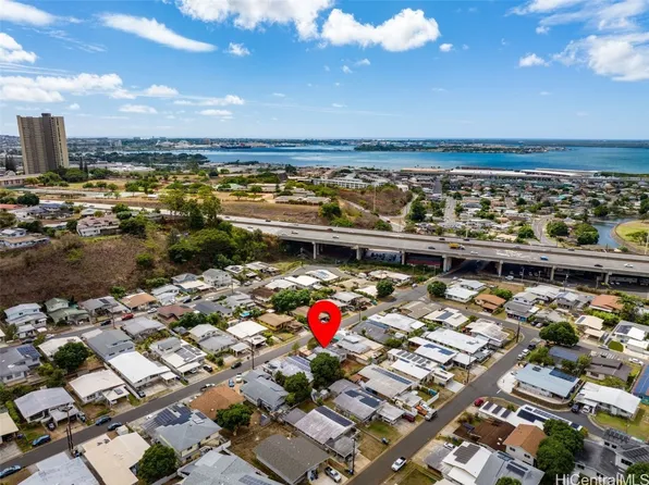 98-352 Pono St, Aiea, HI 96701