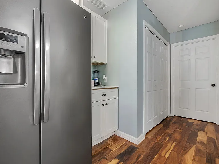 2738 W Tharpe St #506 — Photo 8