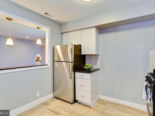 114 Van Buren Rd APT 8