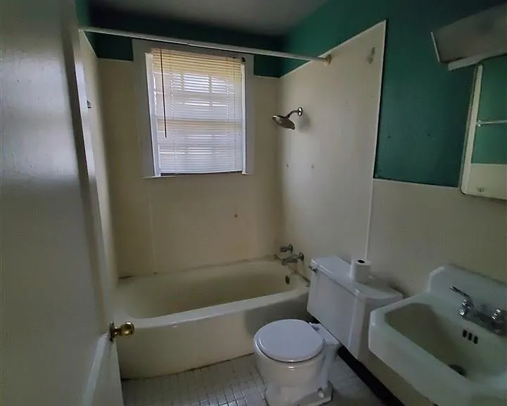 2246 Stanford Ave — Photo 6