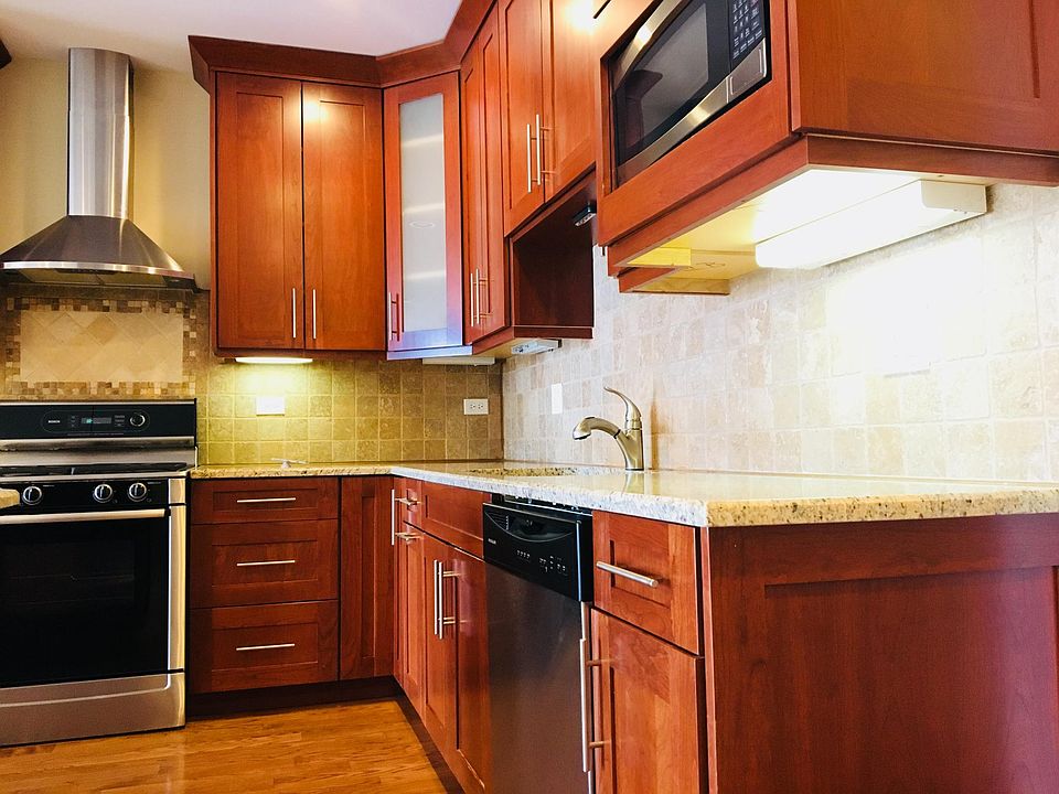 1st image of 2904 W Belmont Ave Unit 302