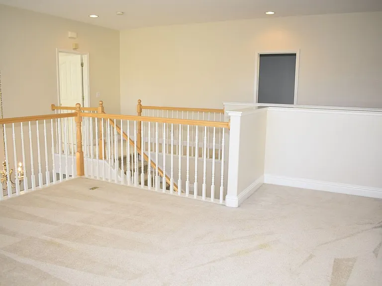 630 Rogers Cir — Photo 31