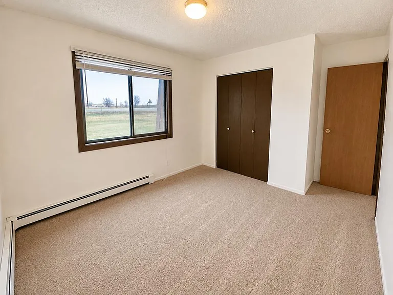 708 Boundary Rd NW — Photo 8