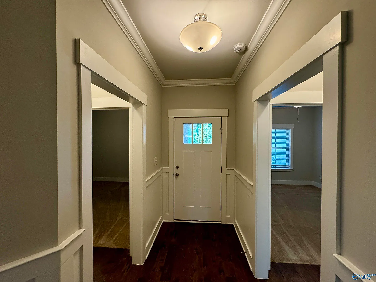3 bed, 2.0 bath, 1850 sqft, $1,920 — Photo 3