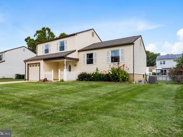 13 E Weald Ave, Bear, DE 19701