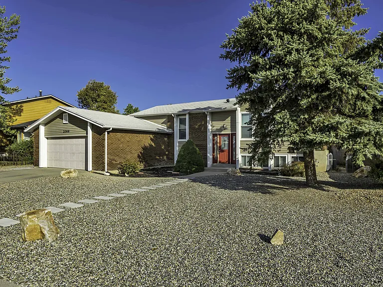 2066 W Quailstone Dr — Photo 6