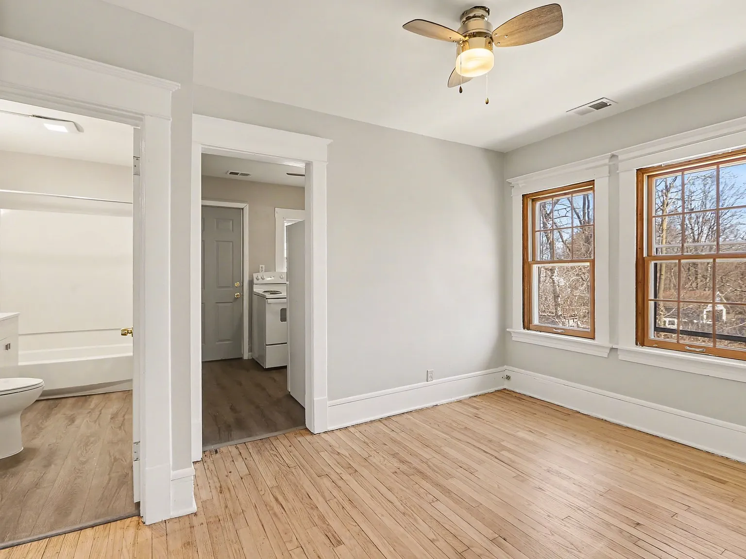 2 bed, 1000 sqft, $1,175 — Photo 3