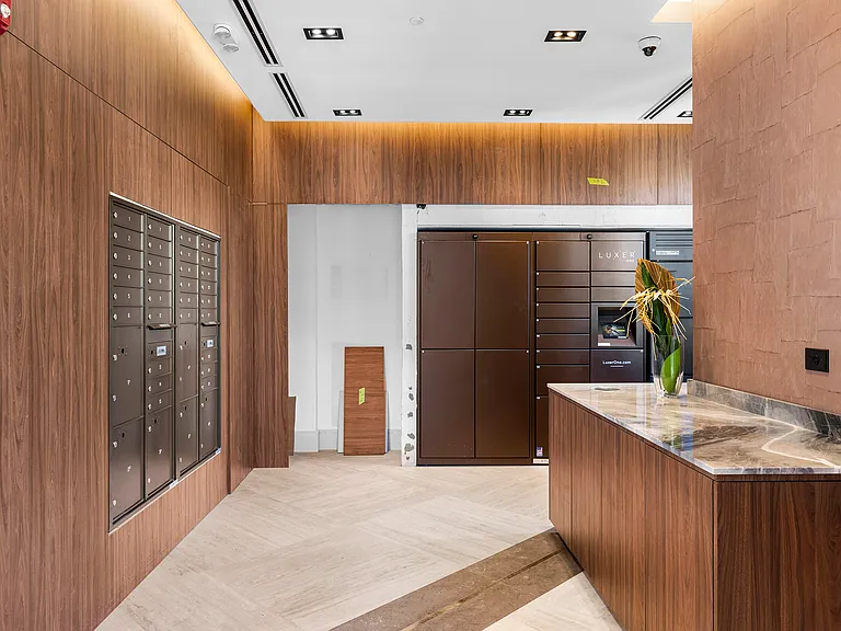 701 VALENCIA — Photo 11