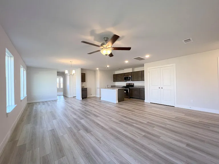 7002 Cedar Breeze Ct — Photo 4