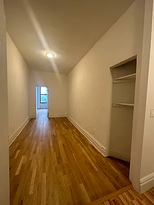 Rented by Peter R. Hungerford, LREB | media 21