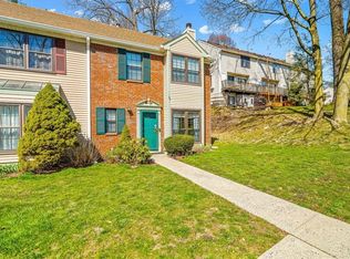 19 Poplar Cir, Peekskill, NY 10566