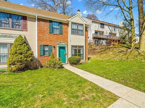 19 Poplar Circle, Peekskill, NY 10566
