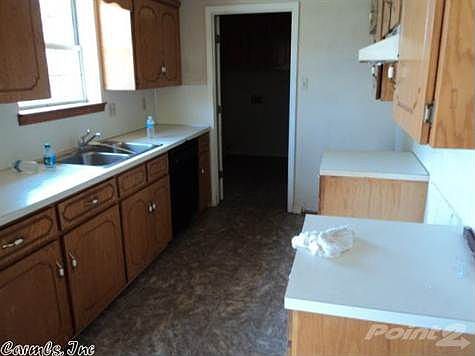 2nd image of 27 Langford St