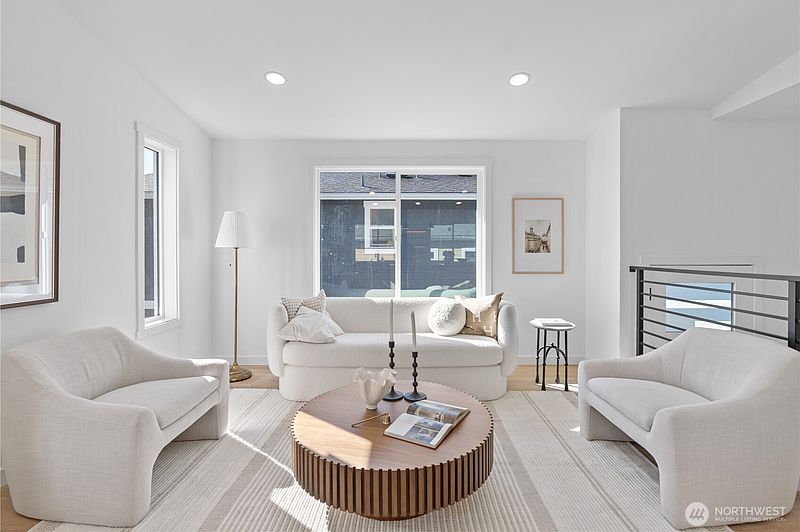 5th image of 1718 25th Avenue S