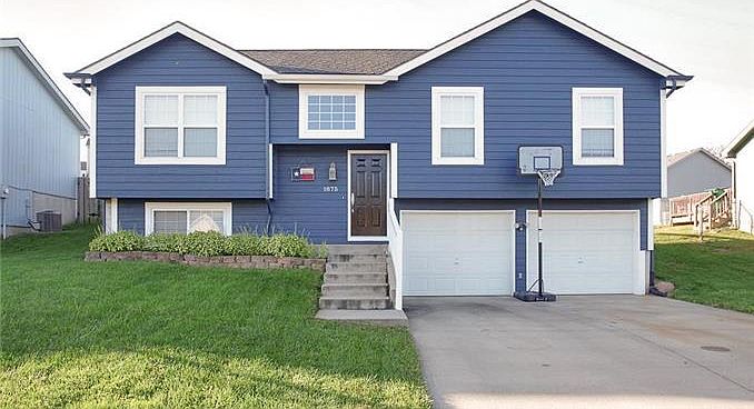 1st image of 1875 Gates Dr