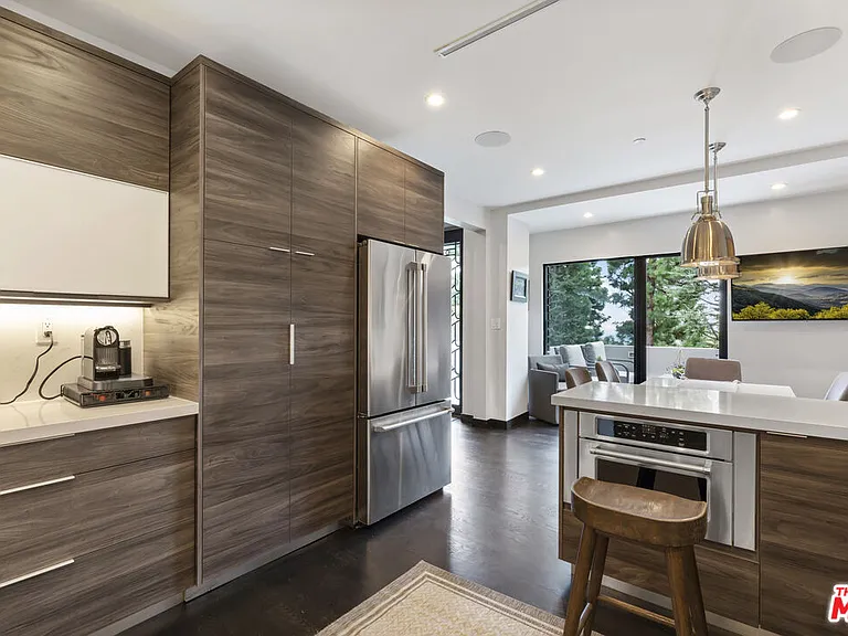 6459 Rodgerton Dr — Photo 21