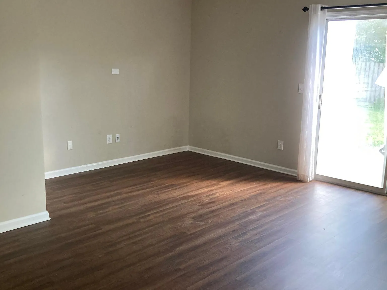 2 bed, 1178 sqft, $1,985 — Photo 3