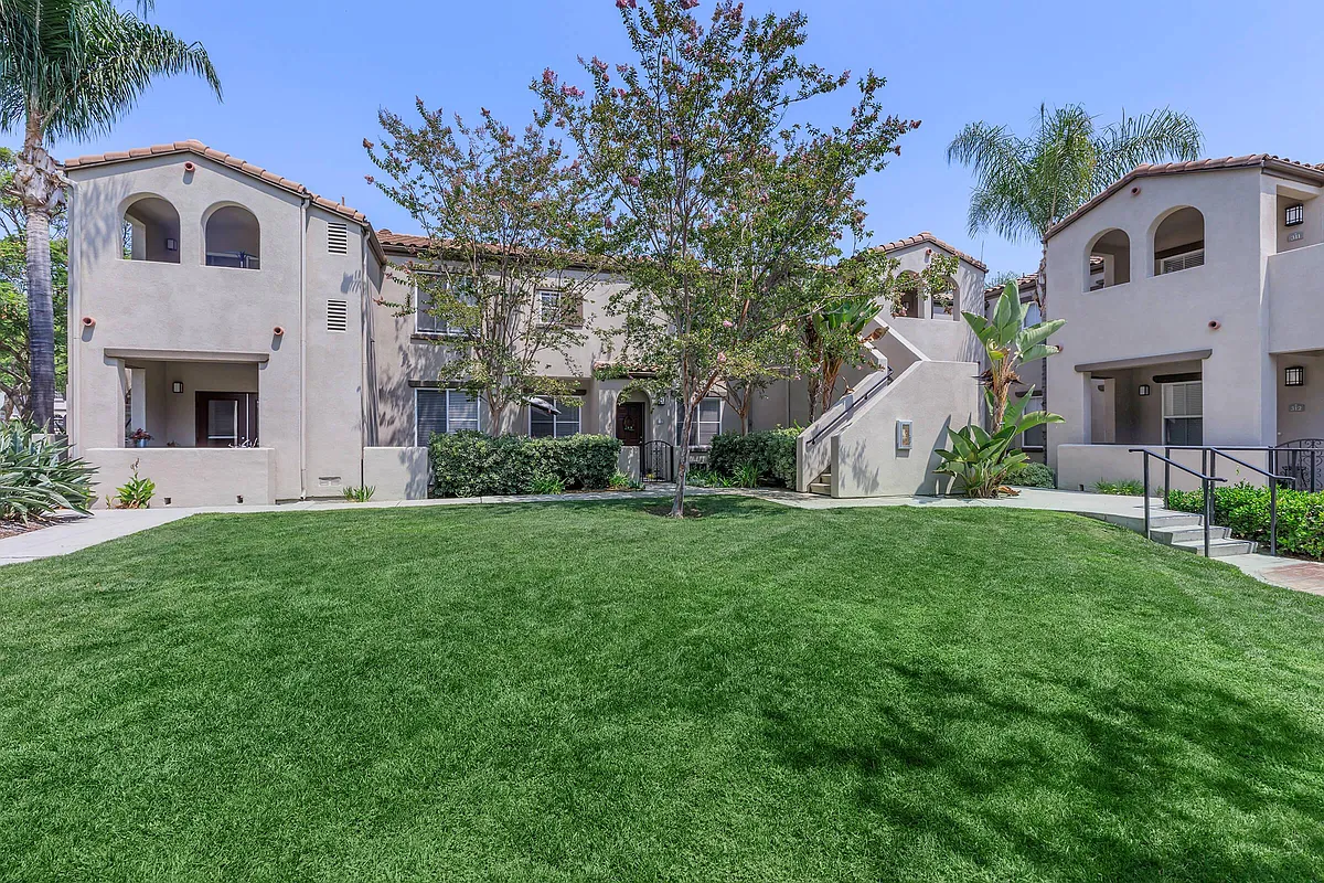 Building Photo - Laurel Canyon Apartment Homes