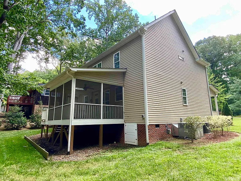 207 Lake Dr — Photo 30