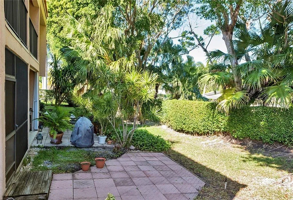 3 bed, 2.5 bath, 1400 sqft, $2,900 — Photo 3