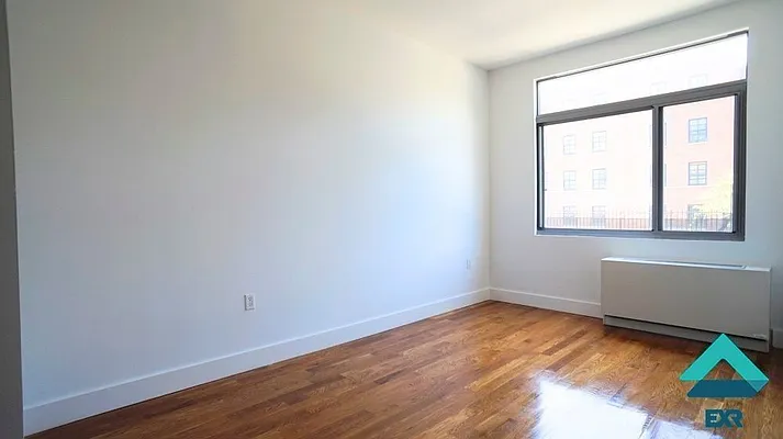 Rented by EXR | media 4