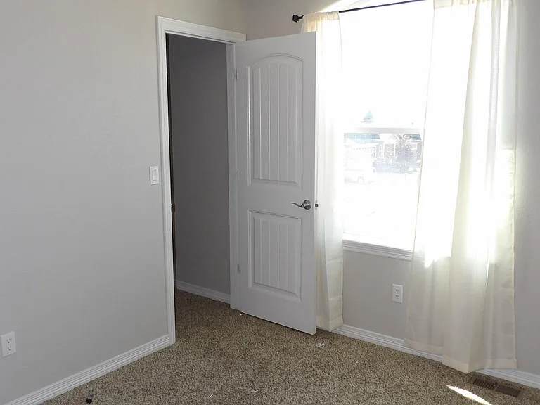13534 Park Gate Dr — Photo 15