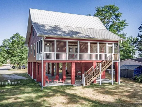 1296 Levi St, Manning, SC 29102