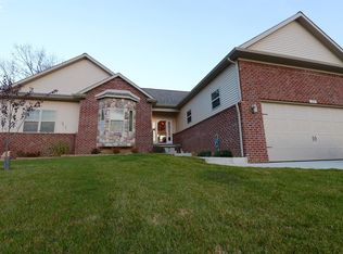 454 Forest Hill Dr, Oxford, MI 48371