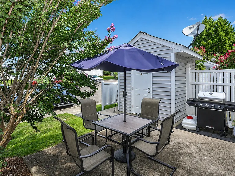 17633 Delmas Dr — Photo 27
