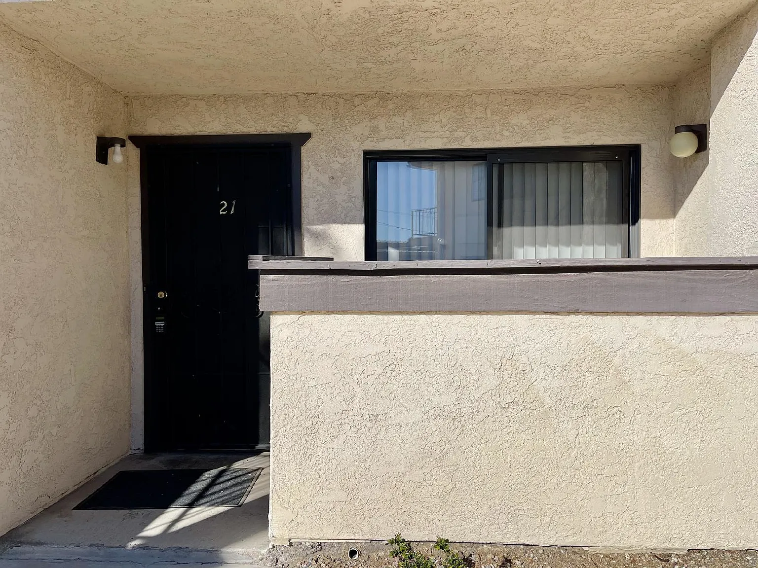 2 bed, 2.0 bath, 858 sqft, $1,200 — Photo 3