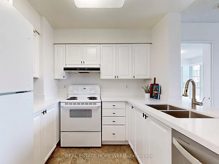750 Bay St #2307 — Photo 6