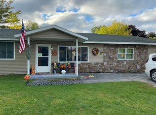 13 Mohican Ln, Plattsburgh, NY 12901
