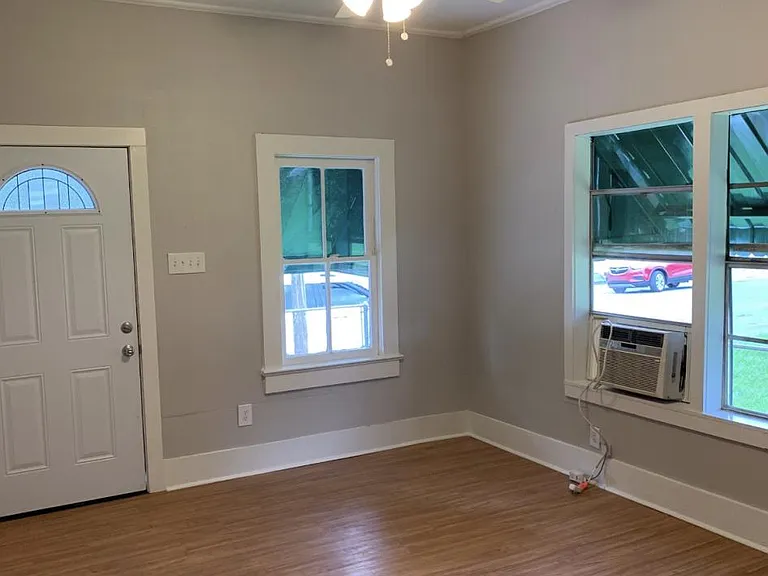 426 Cleveland St — Photo 7