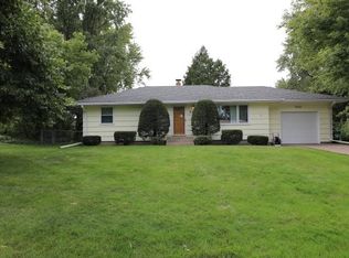 996 Edgewater Ave, Shoreview, MN 55126