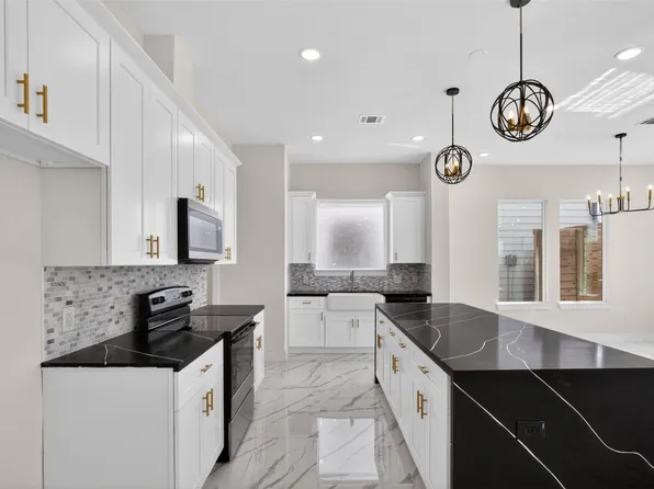 5906 Saint Augustine St #F, Houston, TX 77021