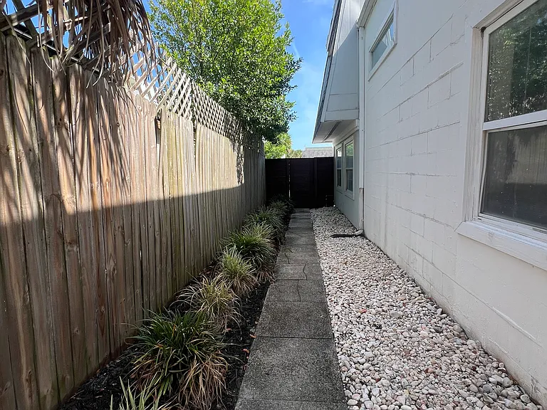 127 12th Ave N #1 — Photo 14