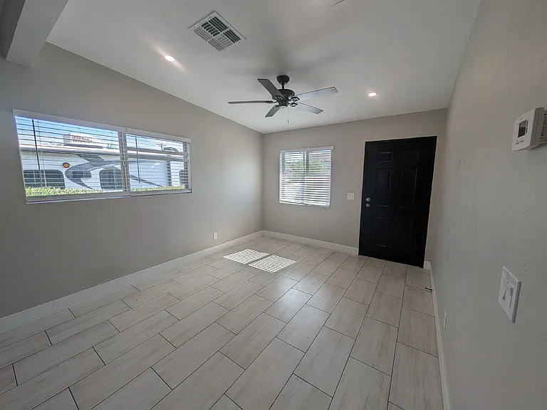 703 N Richey Blvd — Photo 2
