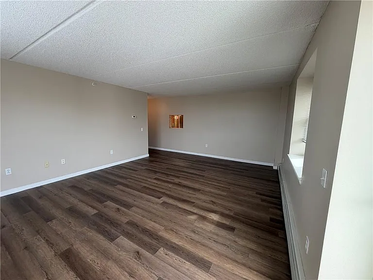 7914 Rockaway Beach Blvd #7C — Photo 3