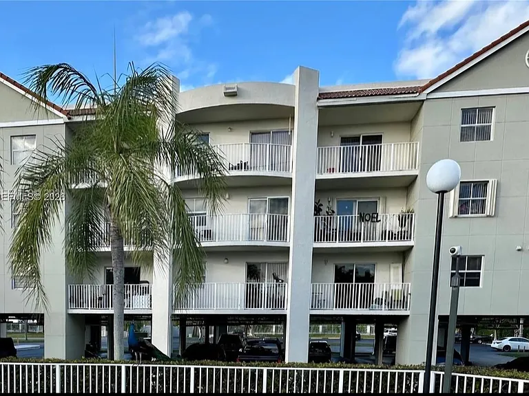8200 SW 210th St #111 — Photo 24