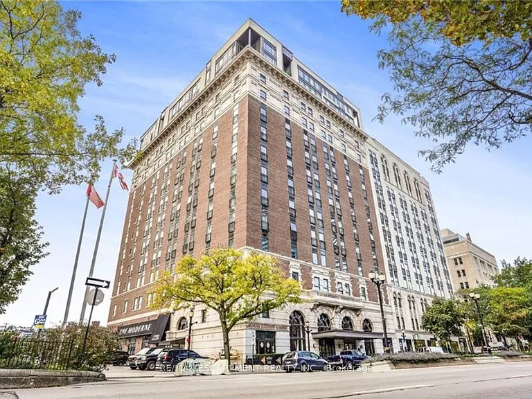 112 King St E #903 — Photo 10