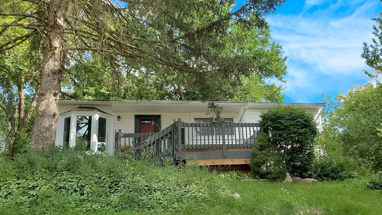 240 Brookside Dr photo 1